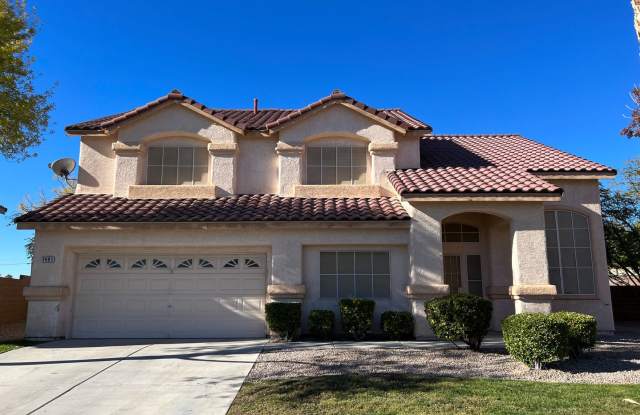 4 Bedroom w/ Pool in the South East
