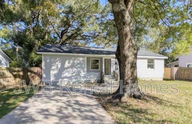 Photo of 3051 Columbus Ave