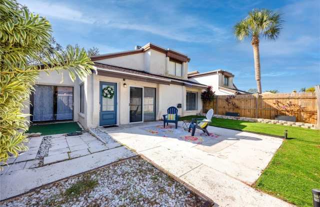 2095 SUNSET POINT ROAD