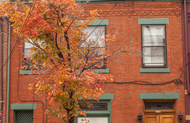 Southside Flats 4 Bedroom! Rooftop Deck! Central AC! Laundry Included!