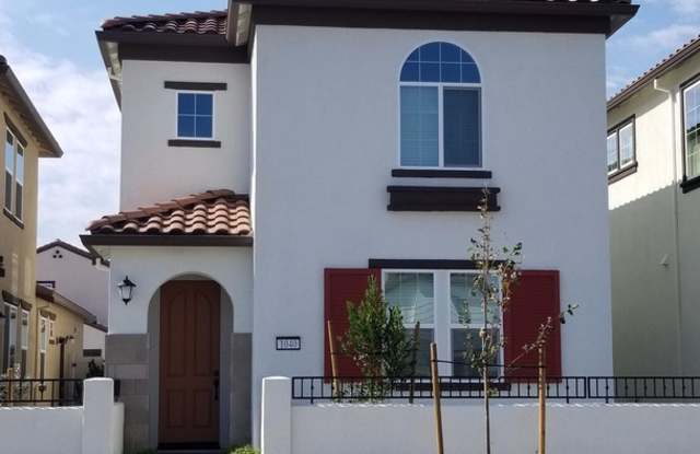 Beautiful Solar Montecito Walk, at West Park Roseville, 3 Bed, 2.5 BA, 1565 Sqft, West Park High School District!
