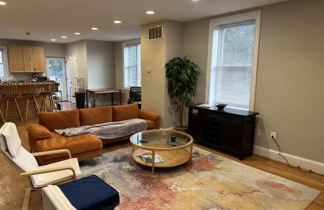 Photo of 1001 F St Ne