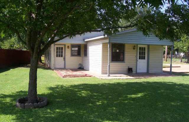 1107 Esma - Greenville