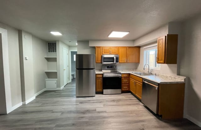 Remodeled 2 bed 1 bath close to Mid Town - 809 Ryland Street, Reno, NV 89502