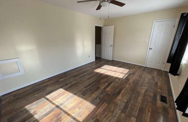 165 Brown Boulevard unit: Q