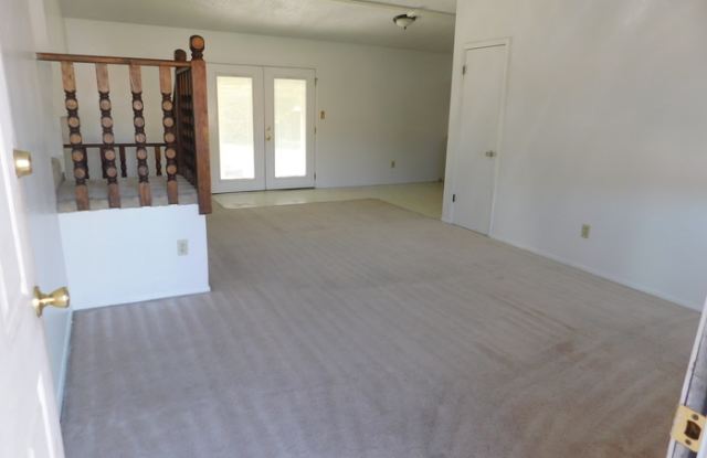 609 East Indian Creek Drive