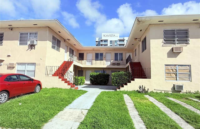 Photo of 461 NE 82nd Ter