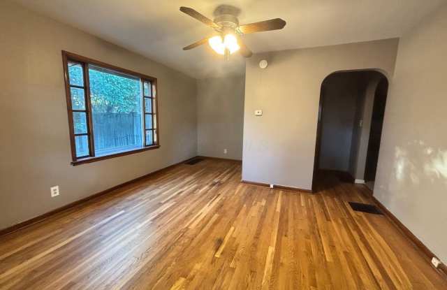 Photo of 344 E Mithoff Street