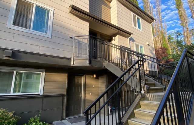 Photo of 15827 Leary Way - 1