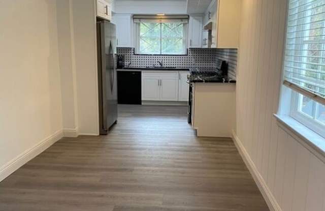 1712 BENEDICT CANYON Dr