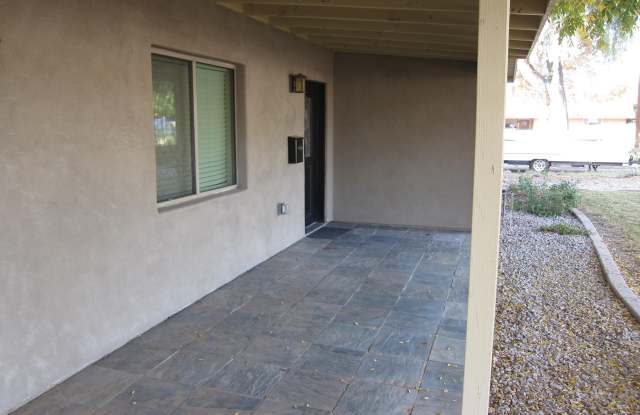 3807 E DEVONSHIRE Avenue