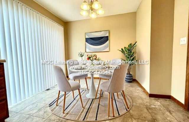 523 North Foxridge Drive