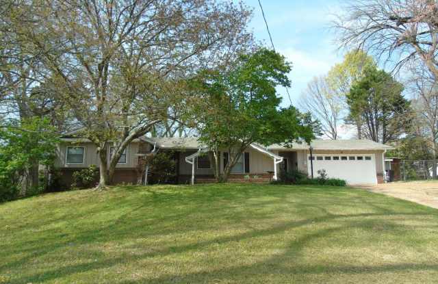 2504 Maysville Circle NE