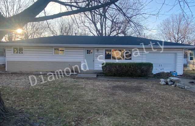 Cute 3-Bedroom Home Located Near Bass Pro!