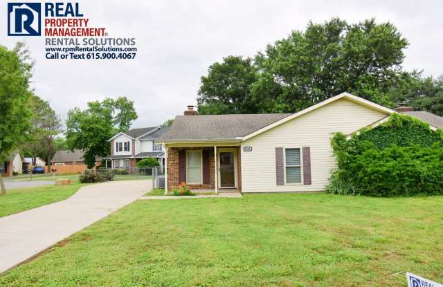 Photo of Great 3 bedroom 2 bath in Murfreesboro! Fenced in back yard!