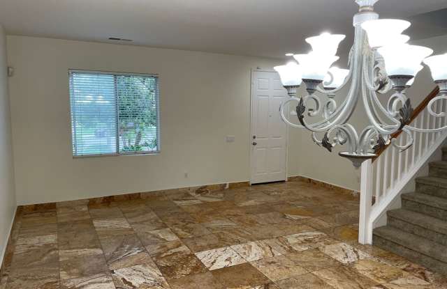 Spacious 4 bedroom, 2.5 bath home in Emerald Estates photos photos