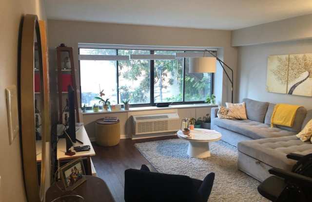 Photo of 2405 I ST NW #2C