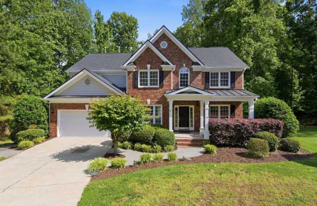 Gorgeous and Spacious 5 Bedroom Home, Cul-de-sac lot, Vaulted Ceilings, Large Backyard, Stunning Hardwoods!
