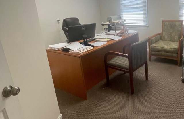 8957 EDMONSTON Road unit: Q