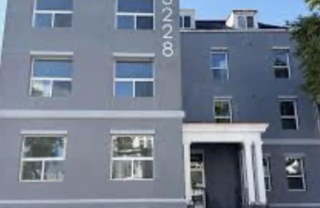 3228 HIATT Place NW