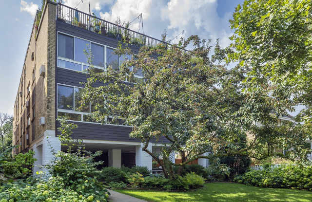 Photo of 2730 Central Street