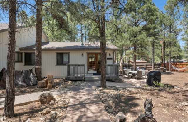 Cozy Furnished Country Club Home