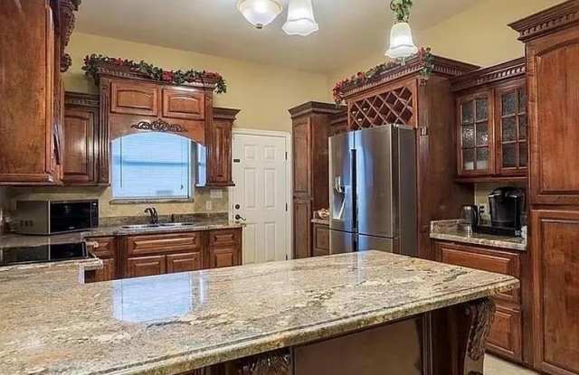 2613 Fairmont Avenue