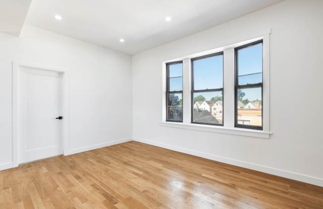 3025 W Irving Park Rd