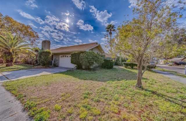 1112 WOODCREST AVENUE