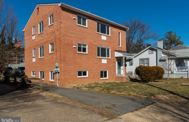 825 19TH STREET S - 825 19th Street South, Arlington, VA 22202