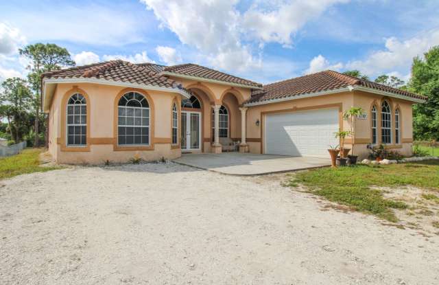 Stunning Pet-Friendly 3 Bed/2.5 Bathroom Home on 1.14 Acres w/ Huge Den - No HOA - Quick Rental Process