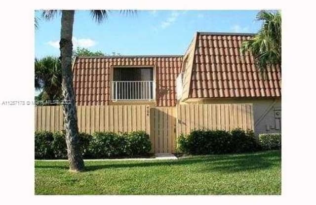 821 Blue Ridge Cir - 821 Blue Ridge Circle, West Palm Beach, FL 33409