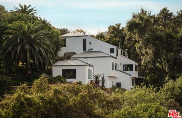 Photo of 2002 Tuna Canyon Rd