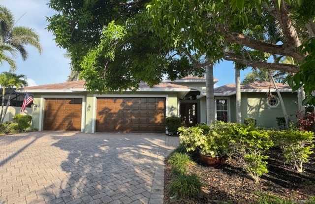 4 Bedroom 3.5 Bathroom Home in Palmetto Point