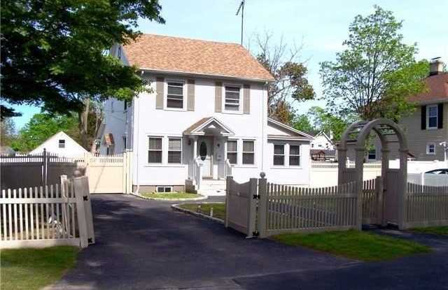 Photo of 21 Rhodes Avenue