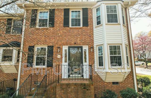 900 N Main St