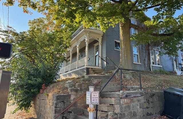 23 E Vine St