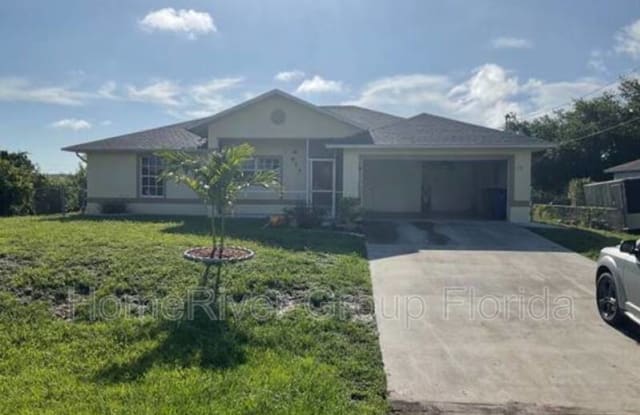 914 Apple Ave - 914 Apple Avenue, Lehigh Acres, FL 33971