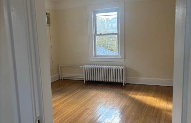 15 Miller Street unit: 15A Lower