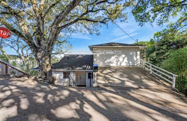 5945 Girvin Dr