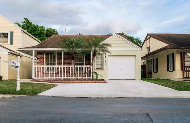 11629 SW 117th Ct - 11629 Southwest 117th Court, Kendall, FL 33186