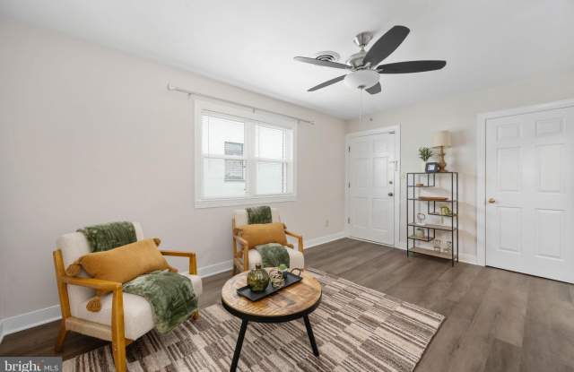 620 KENMORE Avenue unit: 4