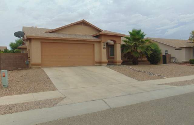 Eastside 3 Bed/2 Bath by Lakeside Park