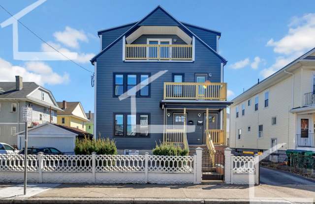 Photo of HIge 5 bed steps from Tufts