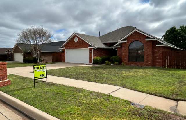 3 Bed, 2 Bath in the Eisenhower School District available NOW! - 1506 Southwest 69th Street, Lawton, OK 73505