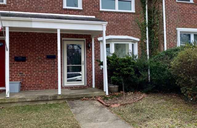 Charming 3 Bedroom/1.5 Bathroom Townhome in Towson, MD!