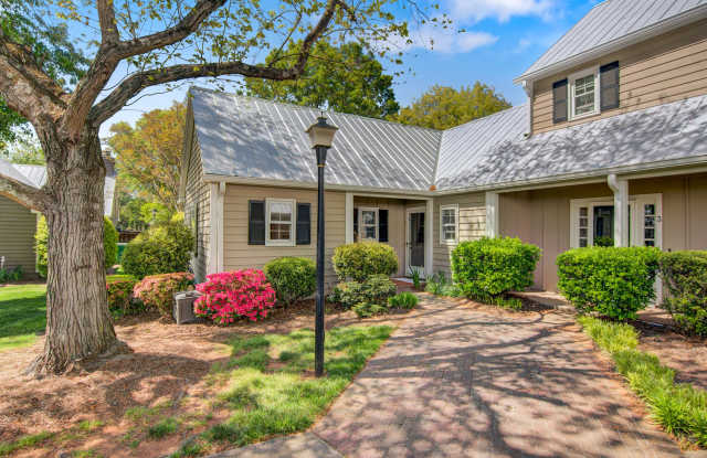 3700 Selwyn Farms LaneUnit 4