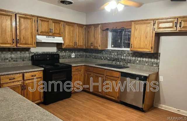 702 Cliff Rd, Montgomery, AL 36109