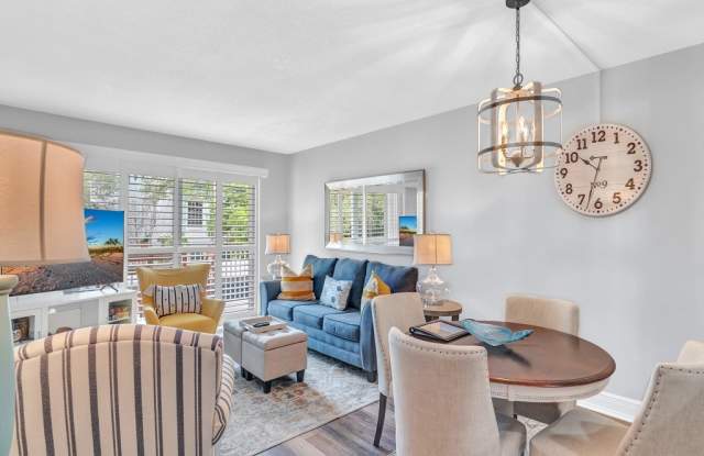 855 Dahlia Lane