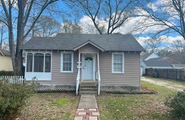 Photo of 843 Ingleside